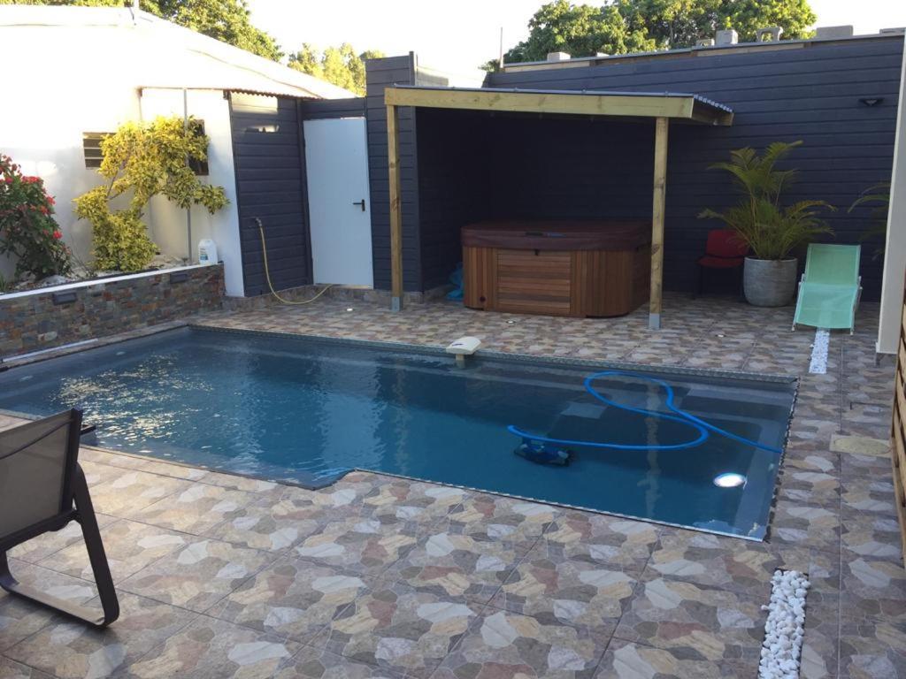 Nicole Residence Avec Piscine Chauffee & Jacuzzi Saint-André Kültér fotó