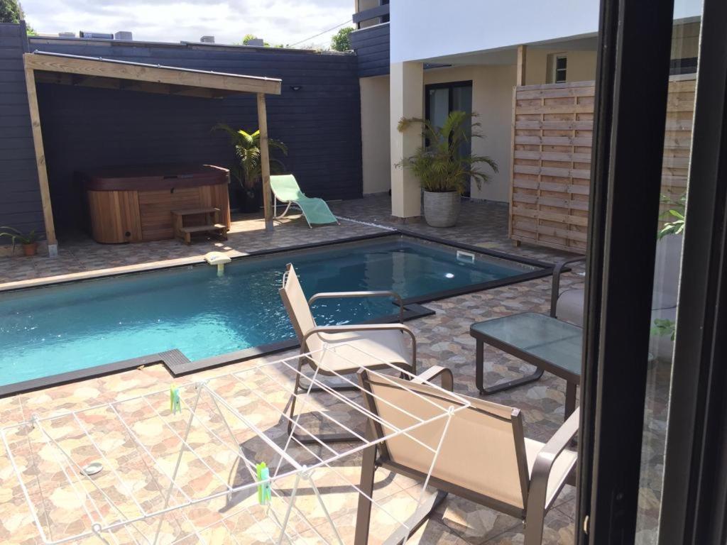 Nicole Residence Avec Piscine Chauffee & Jacuzzi Saint-André Kültér fotó