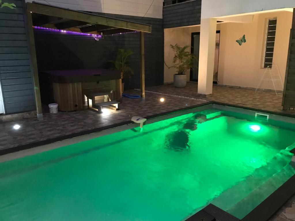 Nicole Residence Avec Piscine Chauffee & Jacuzzi Saint-André Kültér fotó