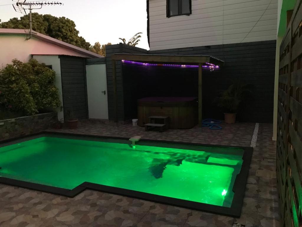 Nicole Residence Avec Piscine Chauffee & Jacuzzi Saint-André Kültér fotó